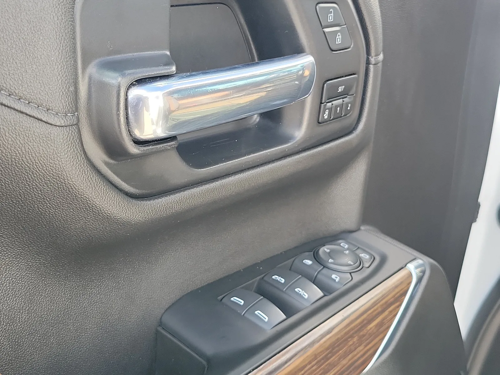 2022 Chevrolet Silverado 1500 LTD High Country photo 26