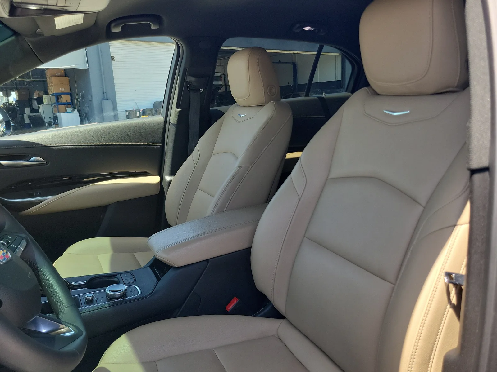 2024 Cadillac XT4 FWD Luxury photo 12