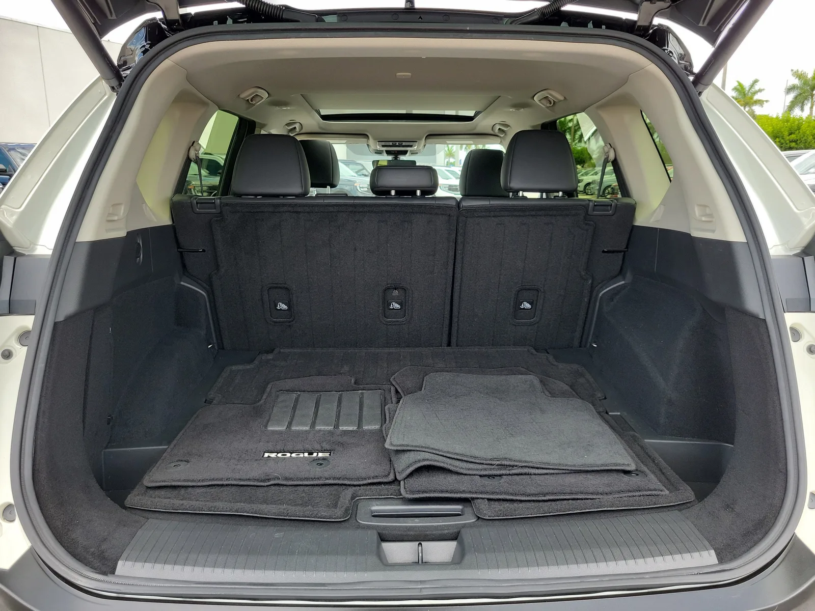 2023 Nissan Rogue SL 4WD photo 11