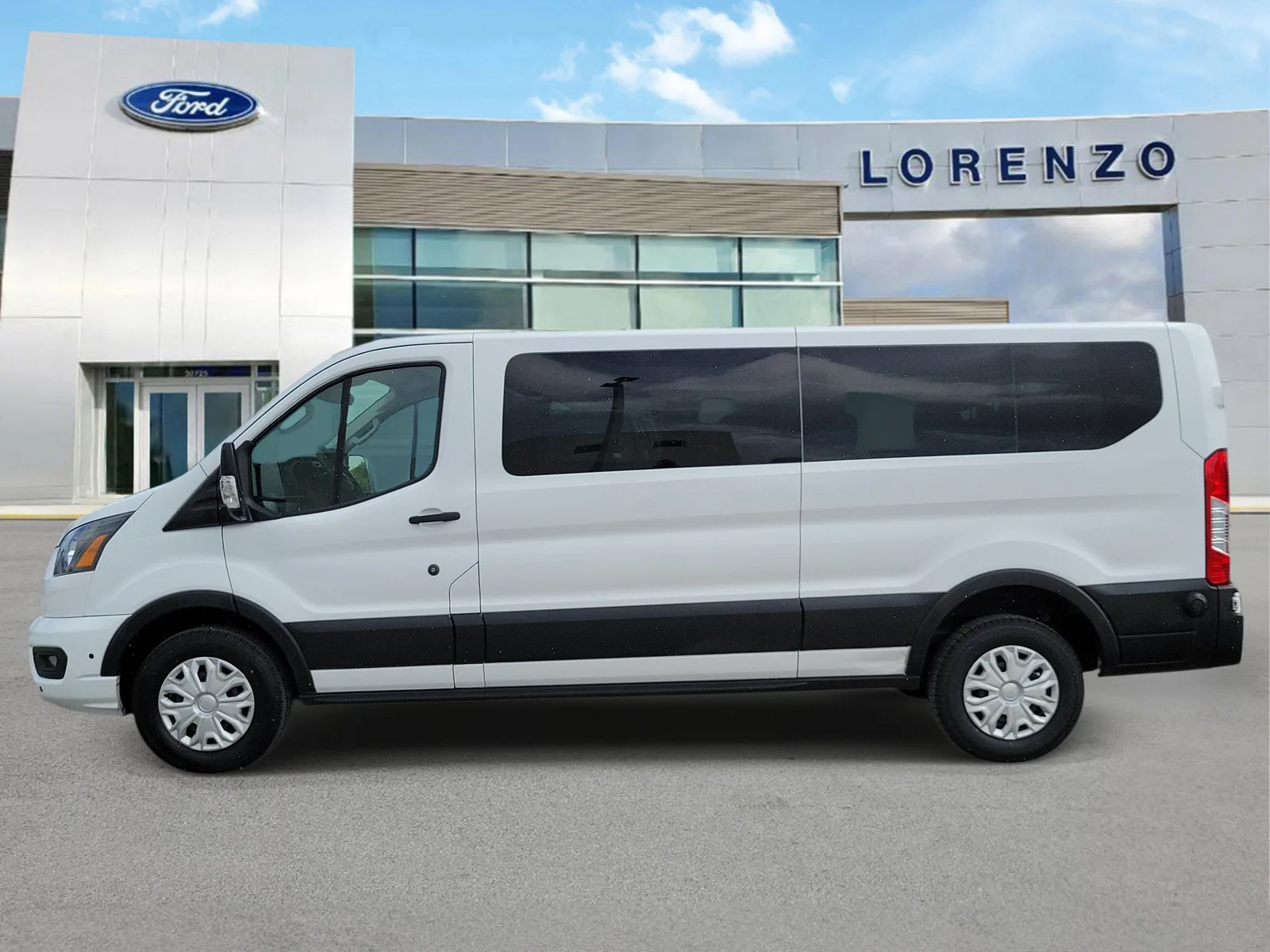 2024 Ford Transit Passenger Wagon XLT photo 8