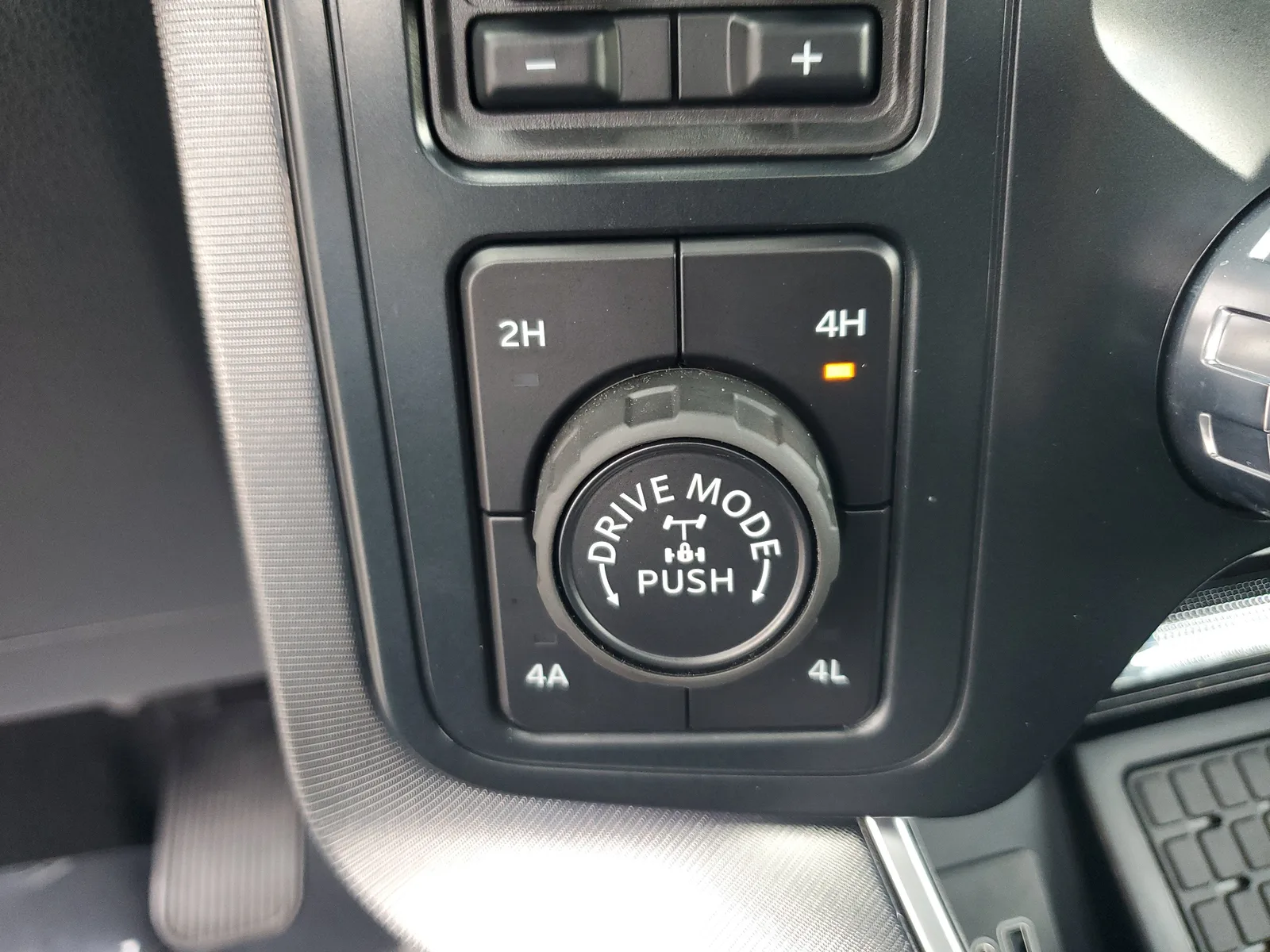 2025 Ford F-150 Platinum photo 25