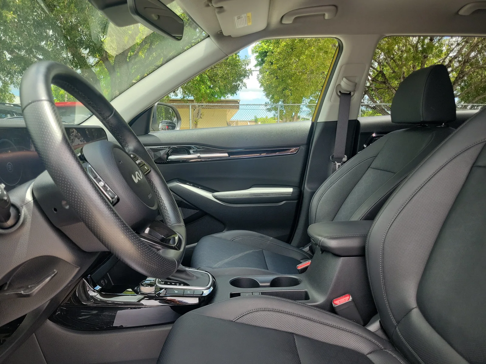 2024 Kia Seltos SX 4WD photo 11