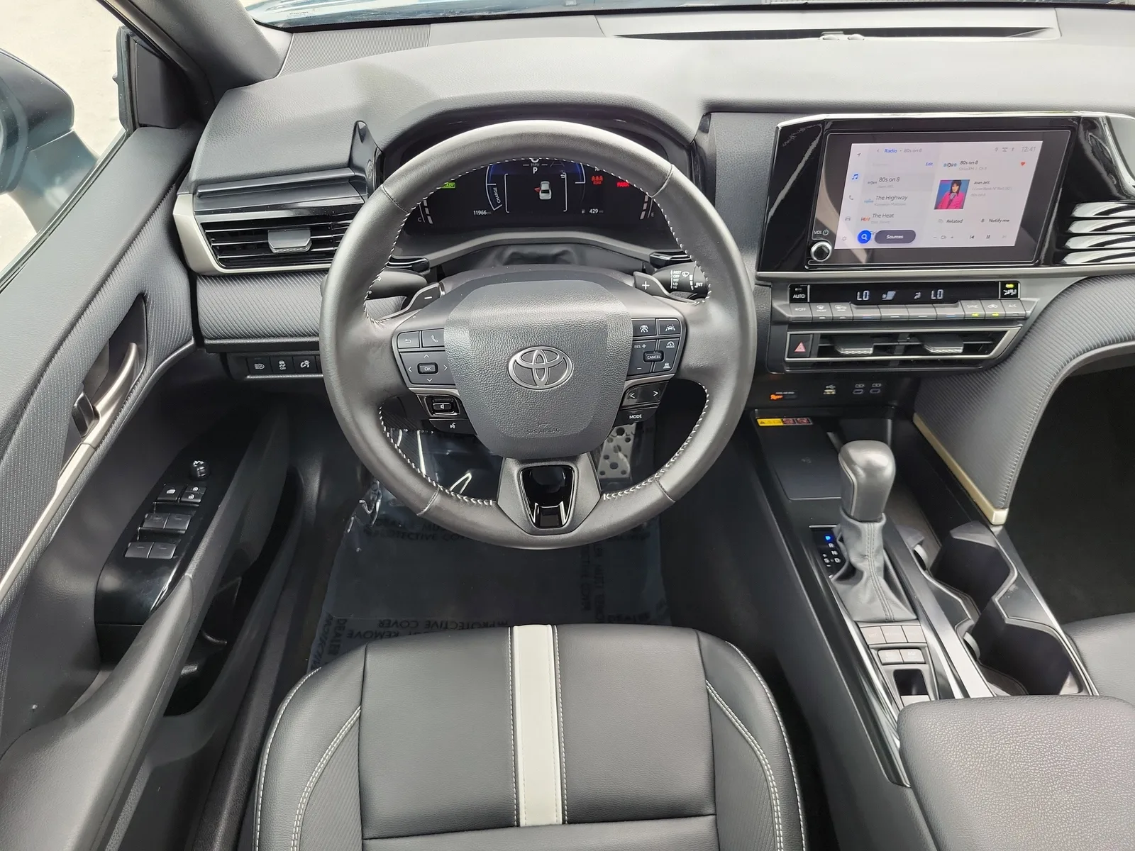 2025 Toyota Camry SE photo 16