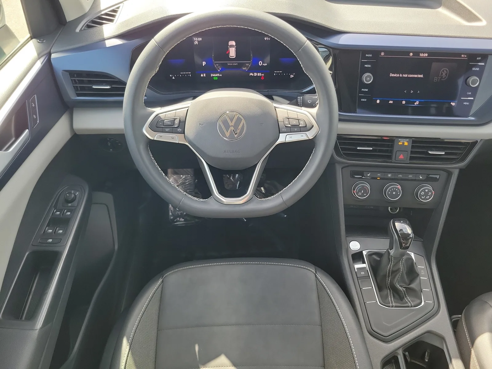 2022 Volkswagen Taos SE photo 20