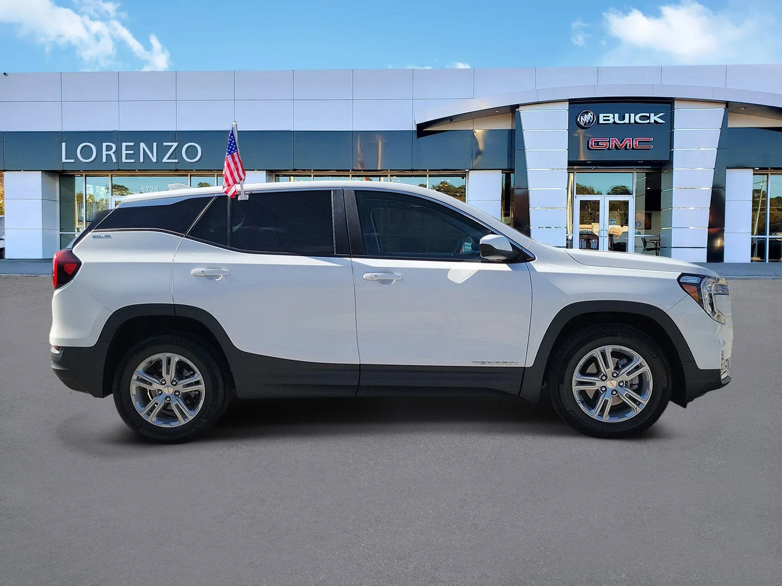 2023 GMC Terrain SLE photo 4