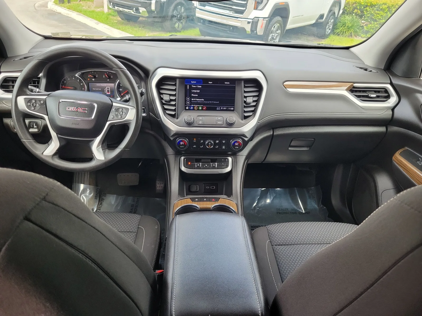2023 GMC Acadia SLE photo 18