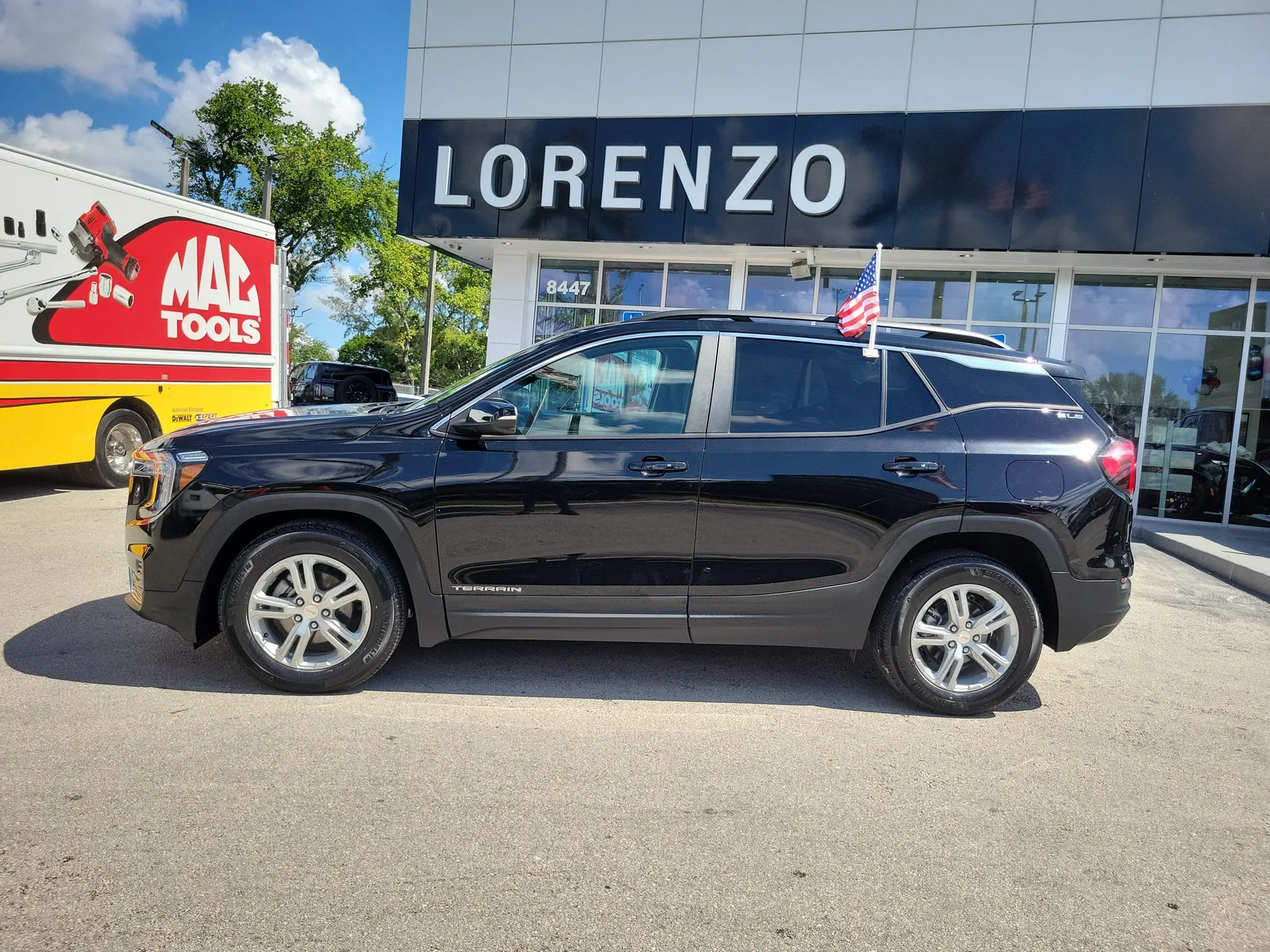 2022 GMC Terrain SLE photo 8