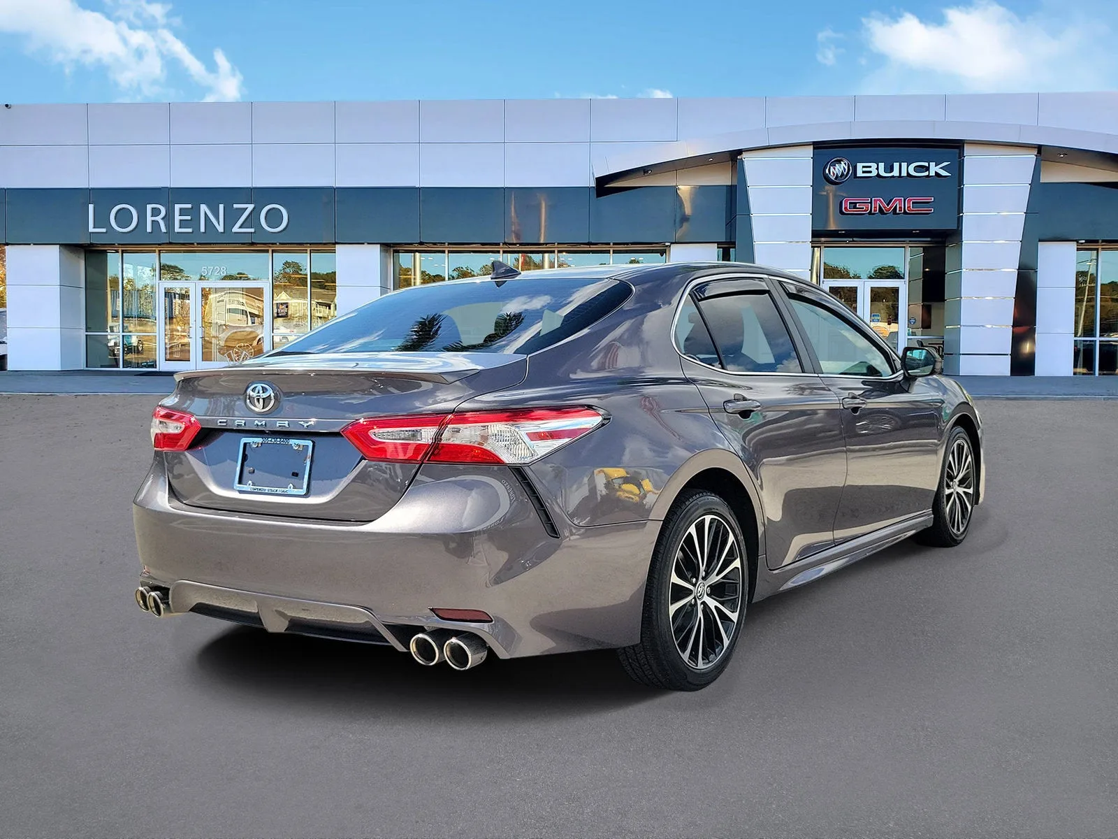 2020 Toyota Camry SE photo 5