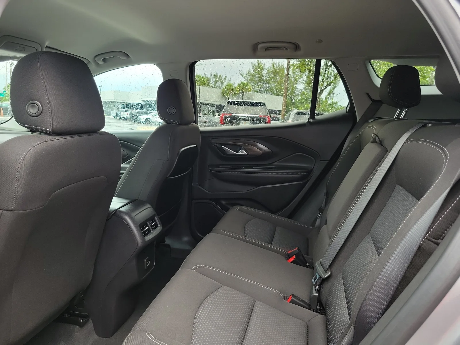 2023 GMC Terrain SLE photo 13