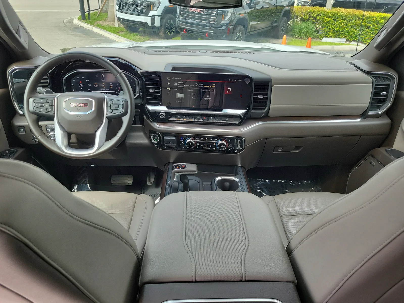 2024 GMC Sierra 1500 SLT photo 17