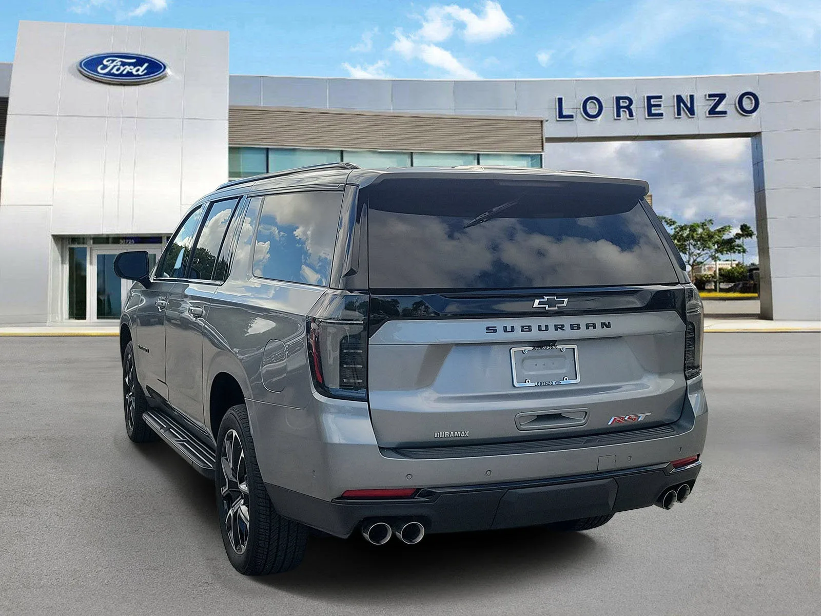 2025 Chevrolet Suburban RST Diesel photo 8