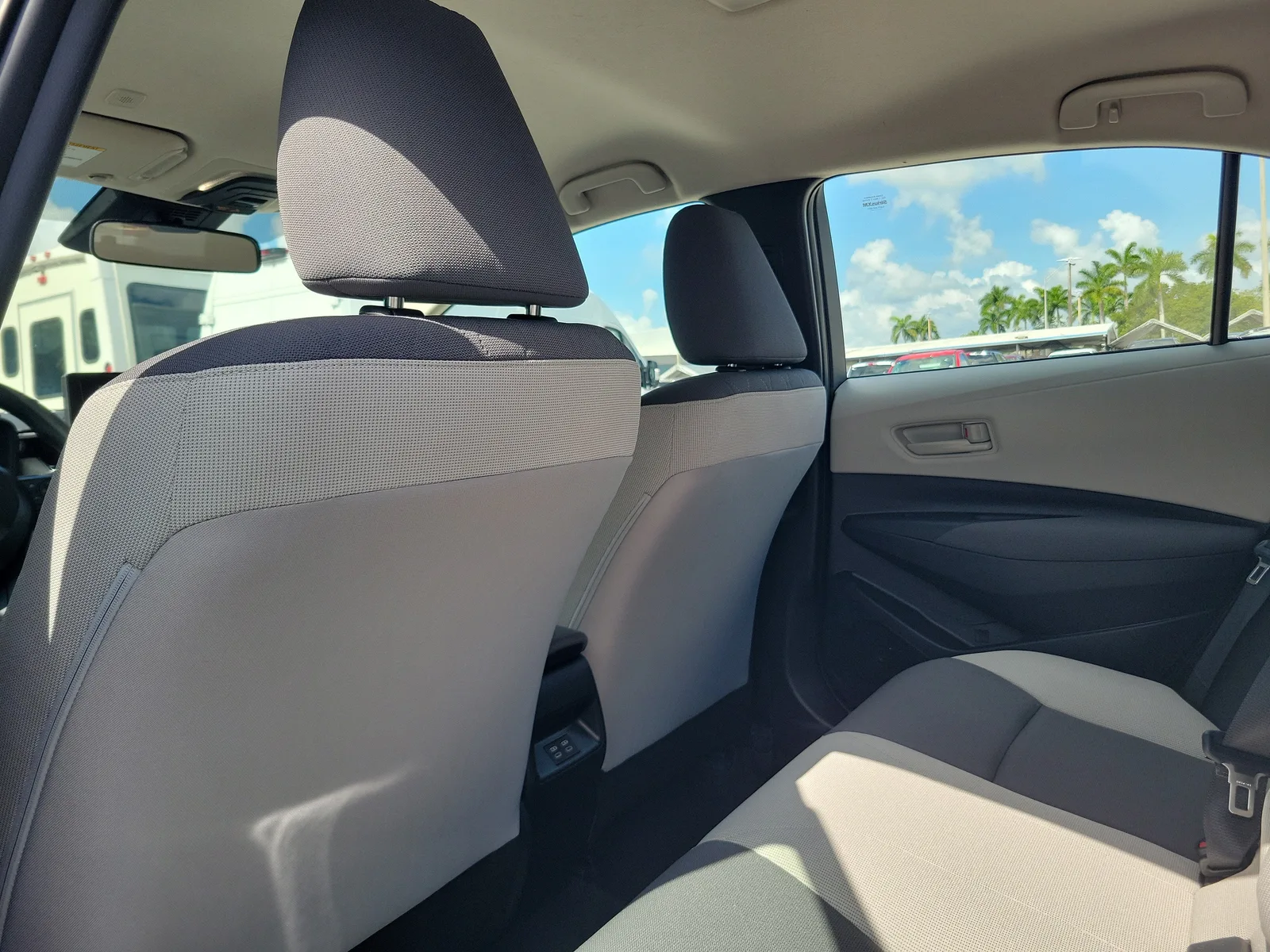 2025 Toyota Corolla LE photo 14
