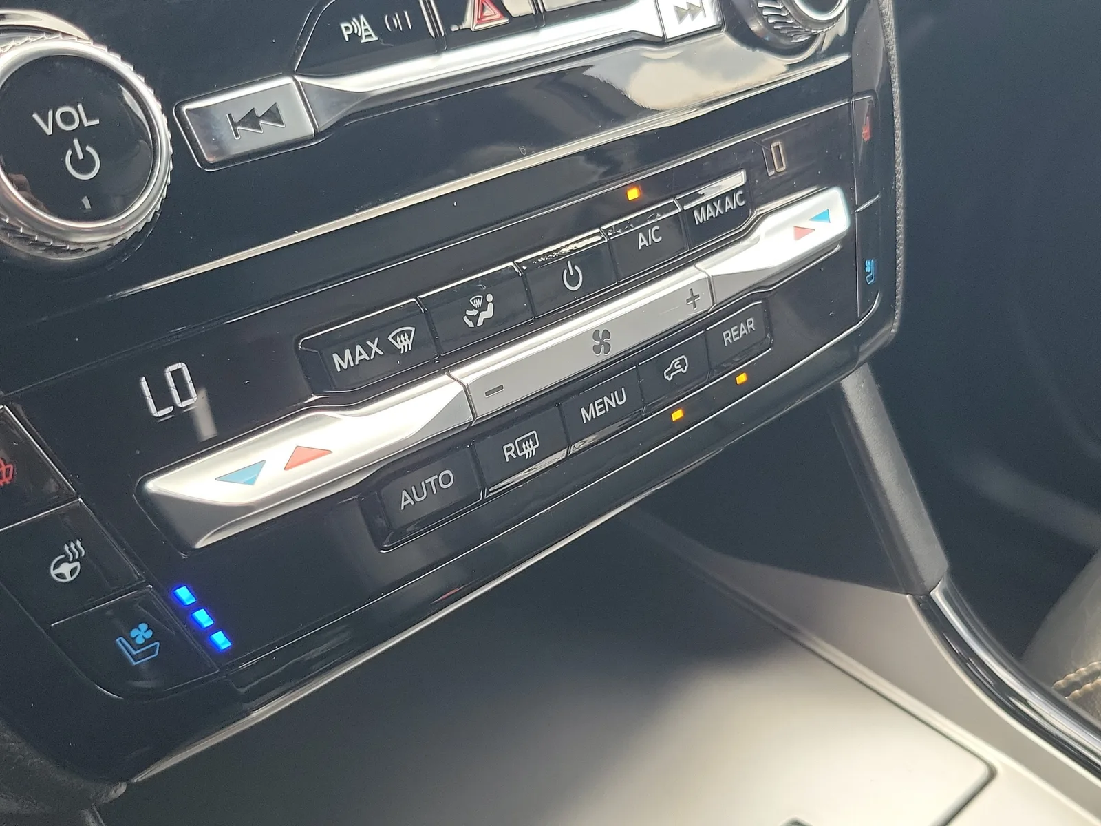 2021 Ford Explorer ST 4WD photo 25
