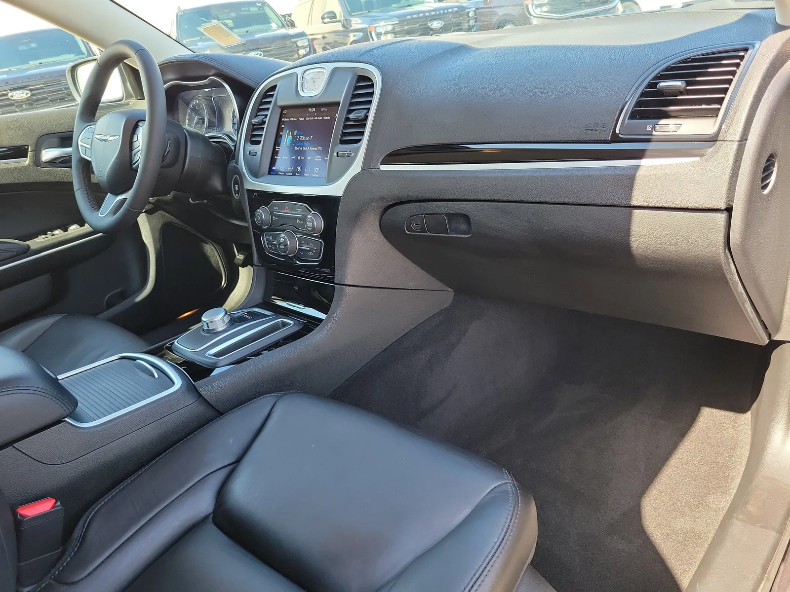2023 Chrysler 300 Touring L photo 13