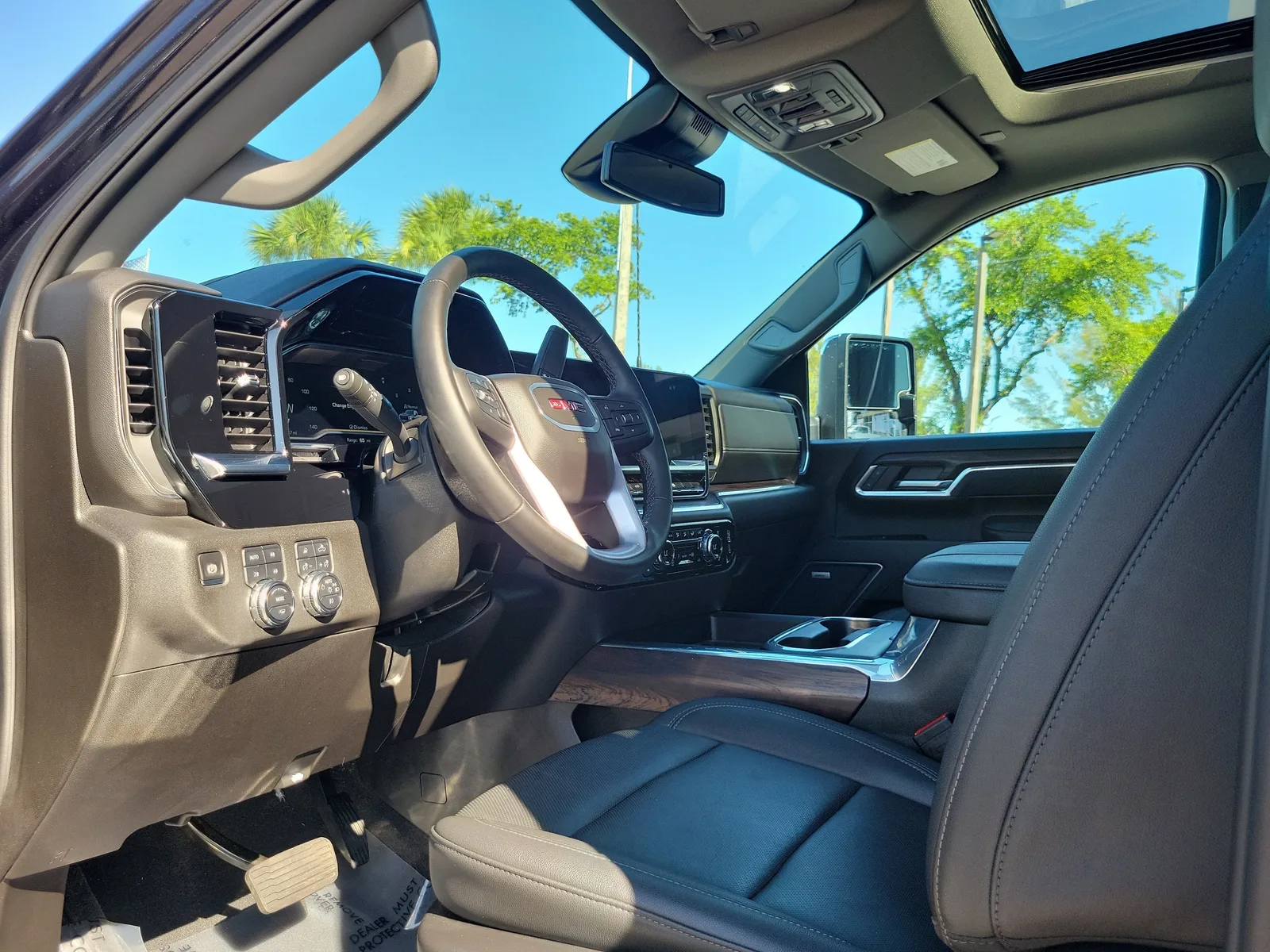 2025 GMC Sierra 2500 HD SLT photo 9
