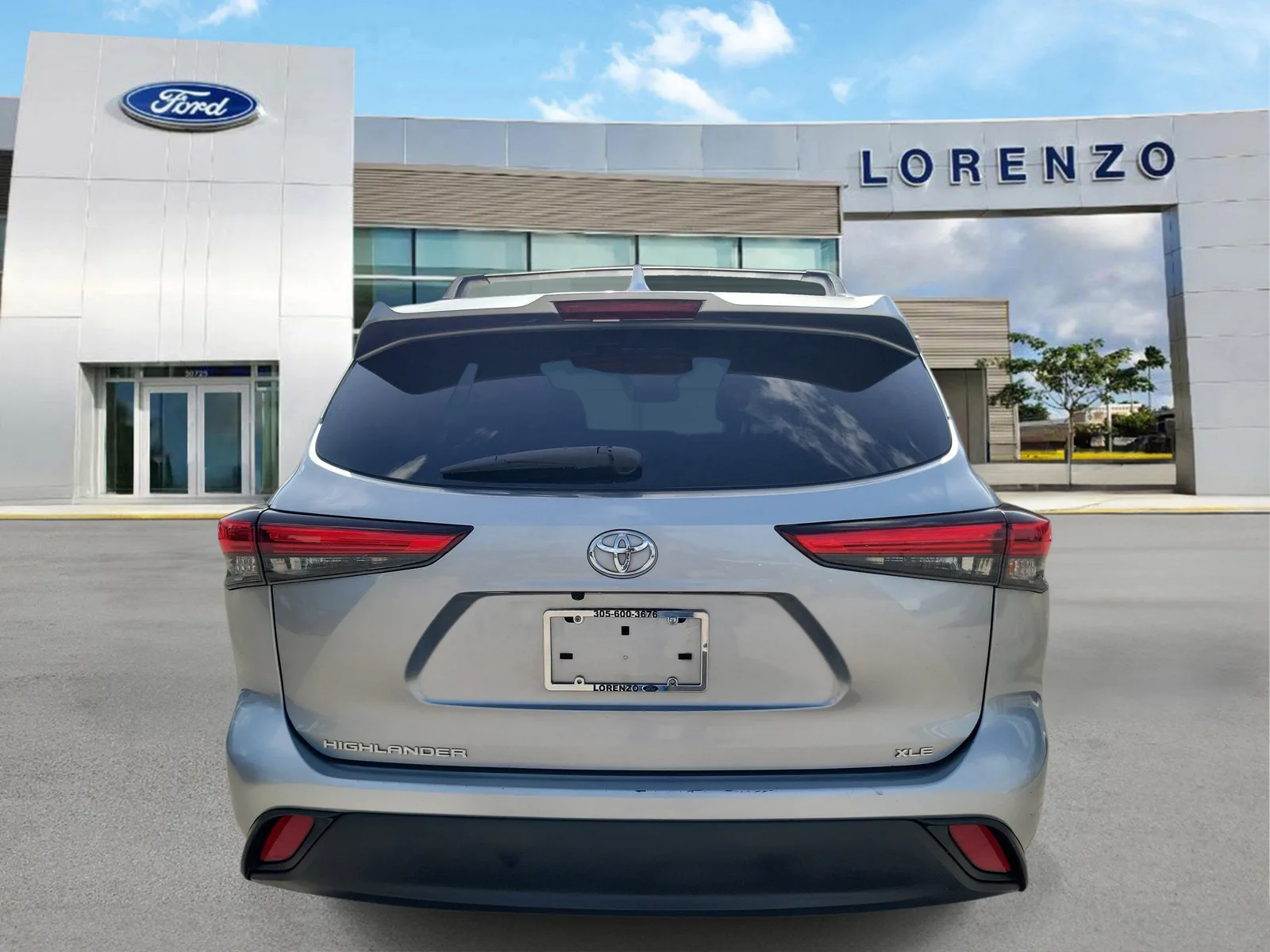 2021 Toyota Highlander XLE photo 6