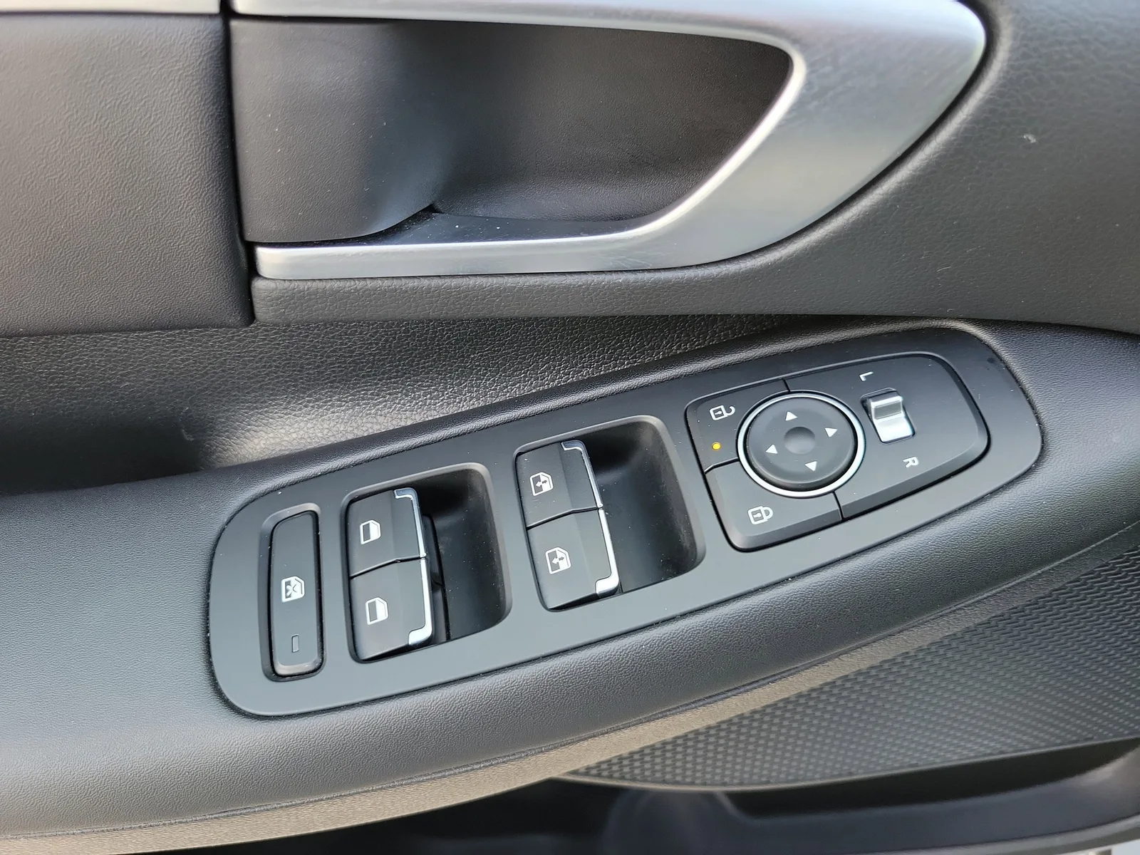 2025 Hyundai Sonata SEL photo 22