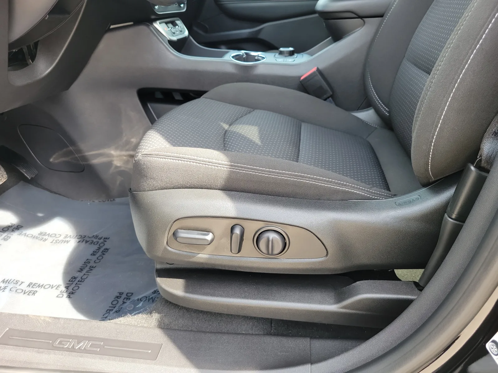 2023 GMC Terrain SLE photo 12