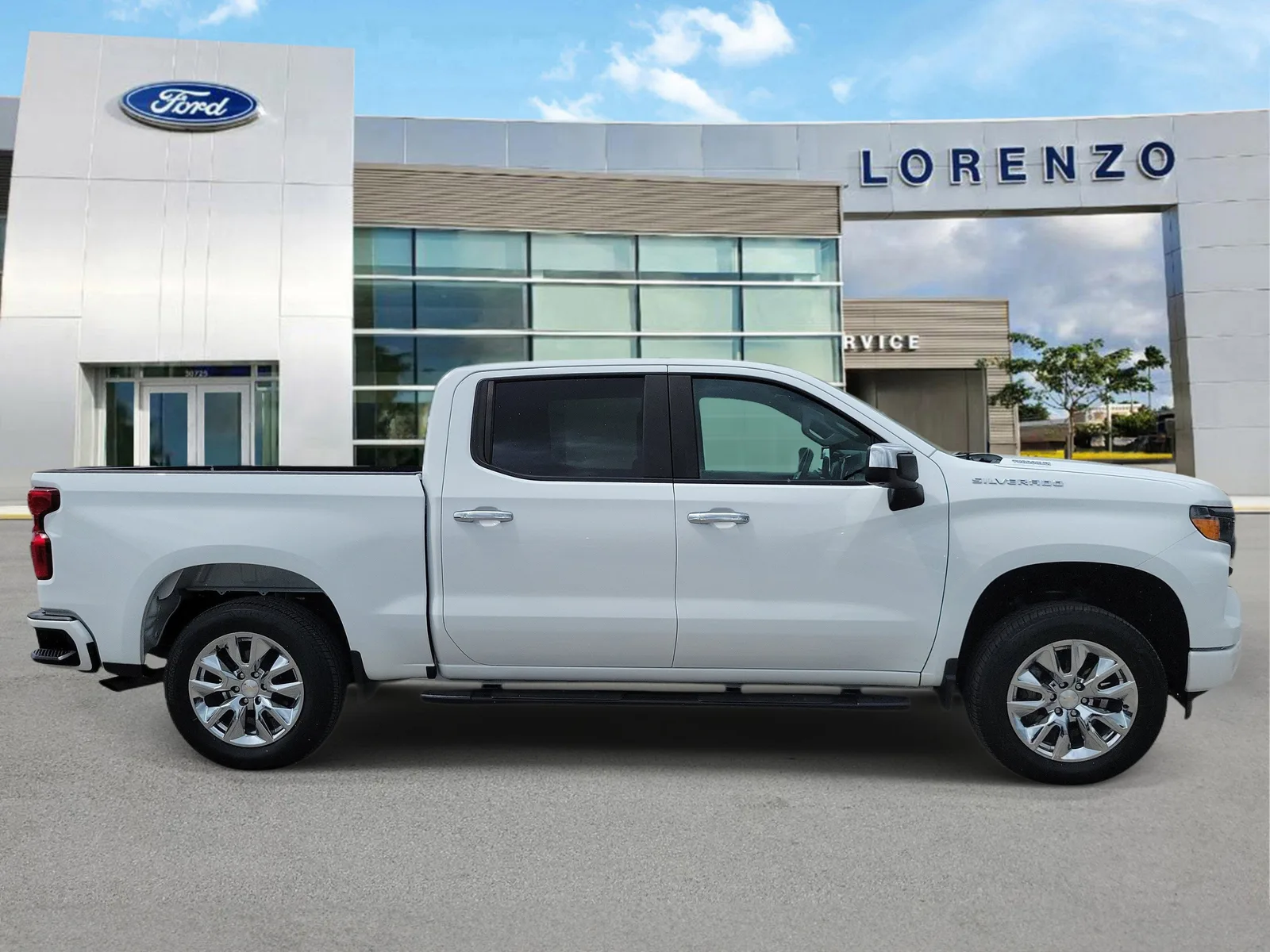 2024 Chevrolet Silverado 1500 Custom photo 4