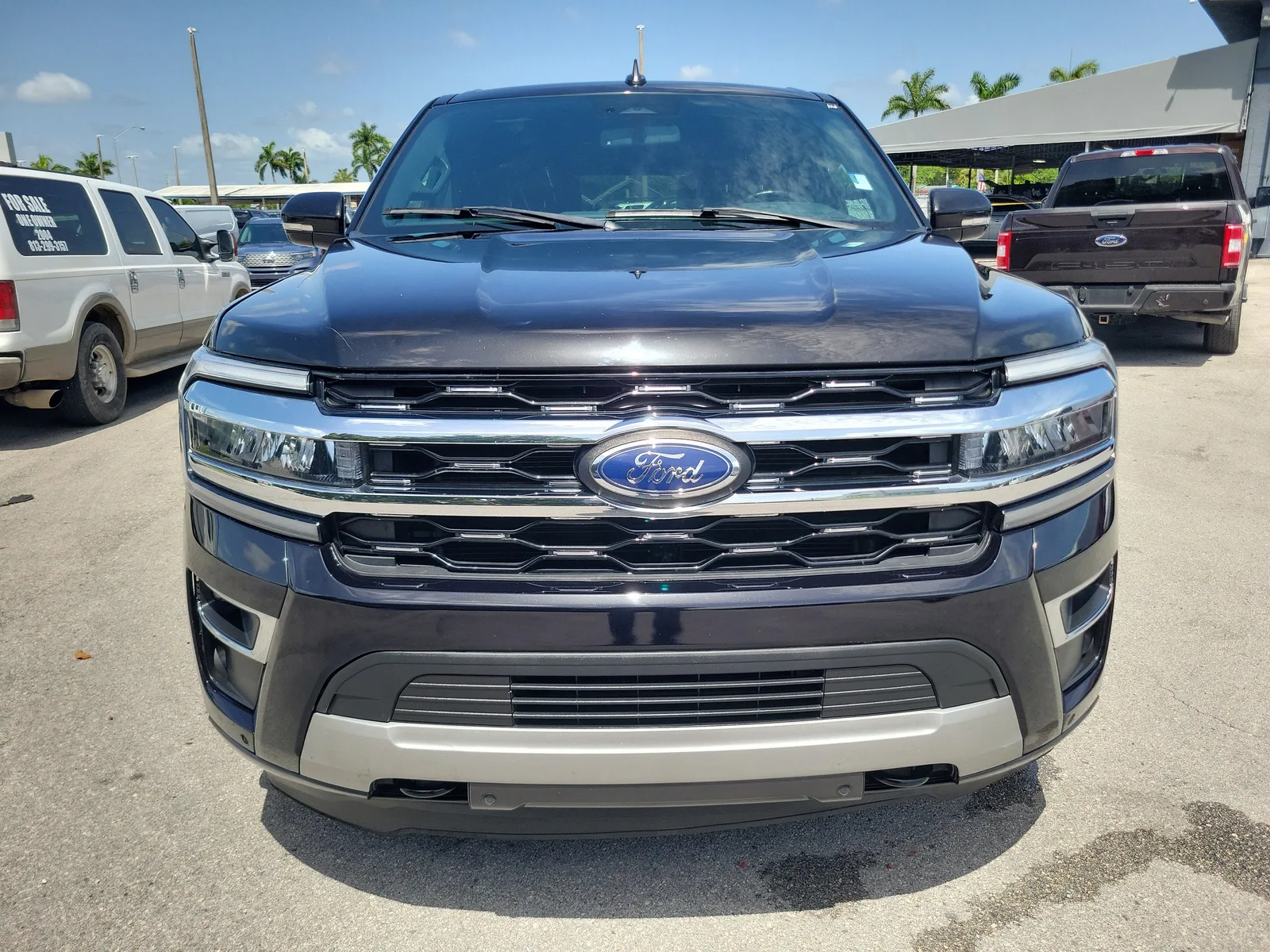 2023 Ford Expedition Max Limited 4WD photo 2