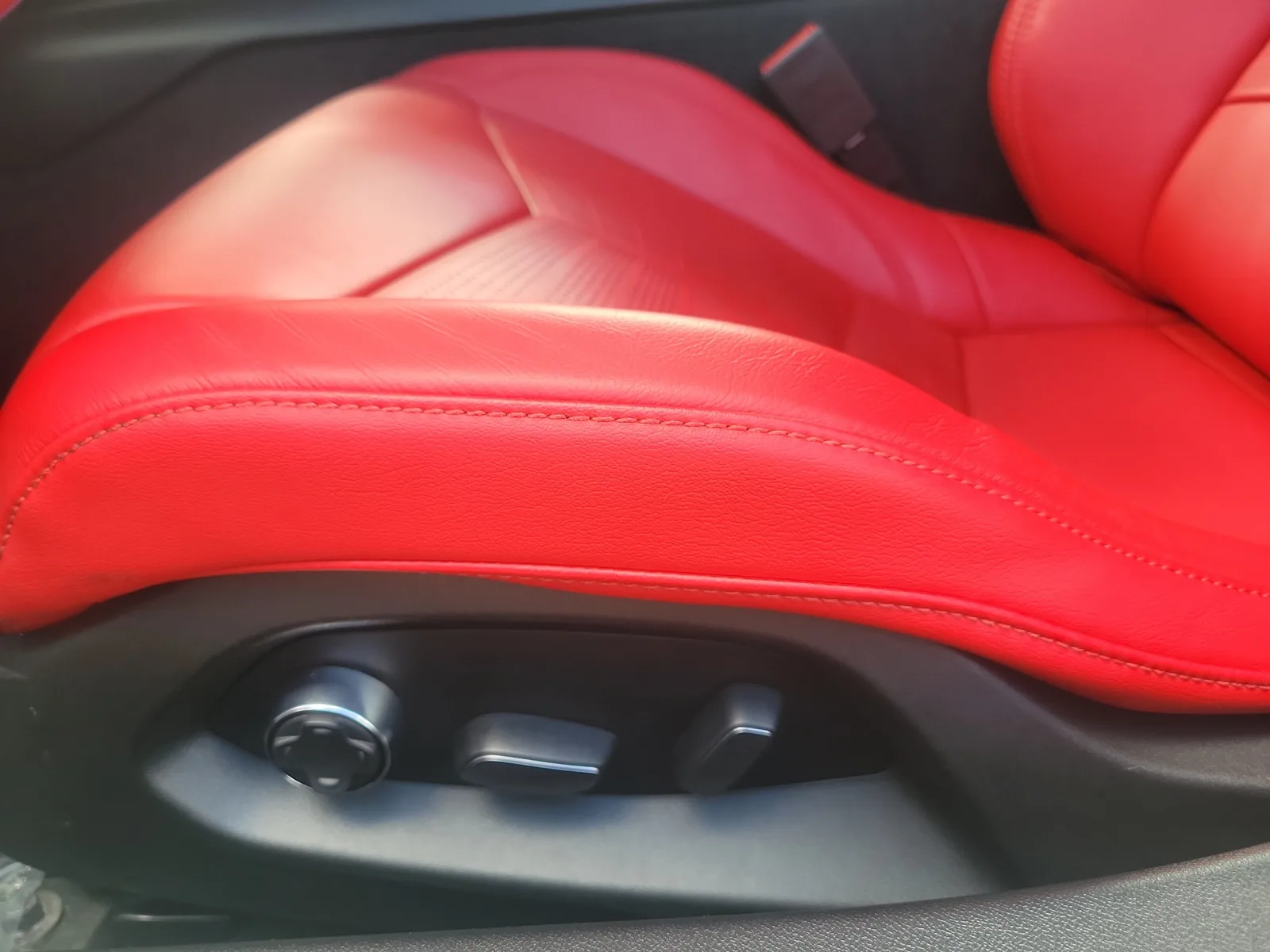 2022 Chevrolet Corvette 2LT photo 13