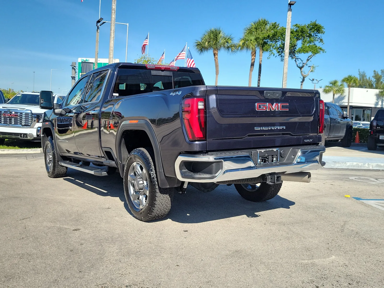 2025 GMC Sierra 2500 HD SLT photo 7