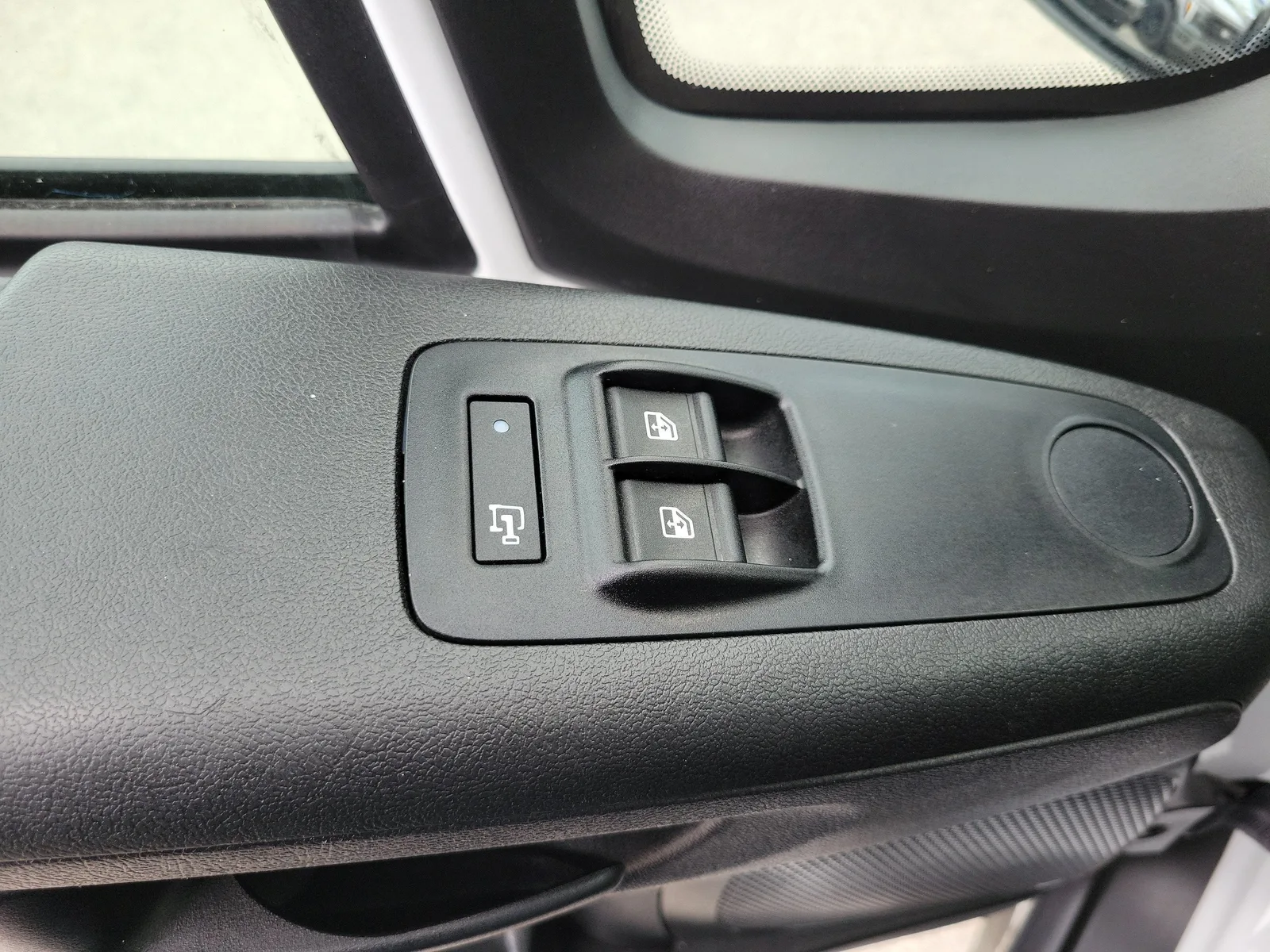 2025 RAM ProMaster Cargo Van Tradesman photo 25