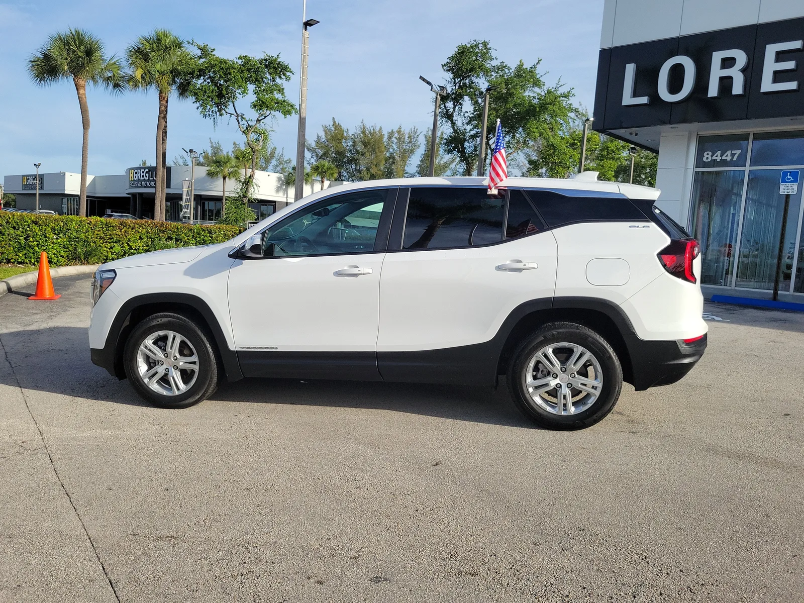 2024 GMC Terrain SLE photo 8