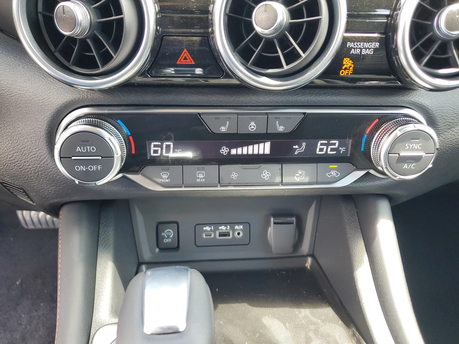 2025 Nissan Sentra SR photo 19