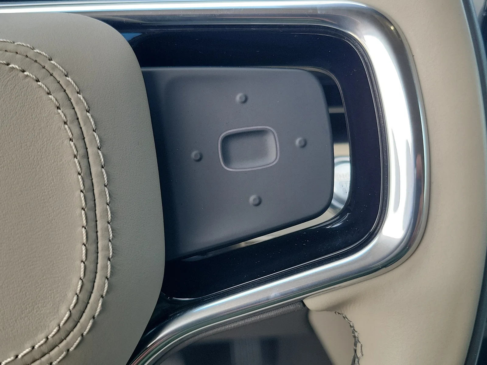 2024 Lincoln Nautilus Premiere 4WD photo 22