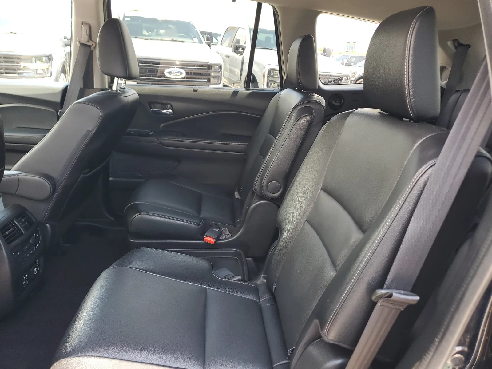 2022 Honda Pilot Touring 7-Passenger photo 14