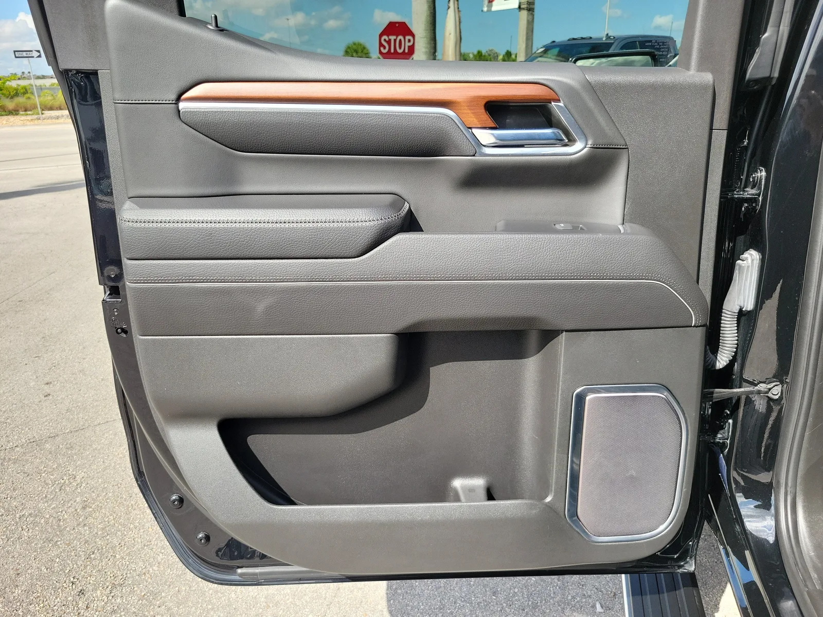 2023 GMC Sierra 1500 Denali photo 25