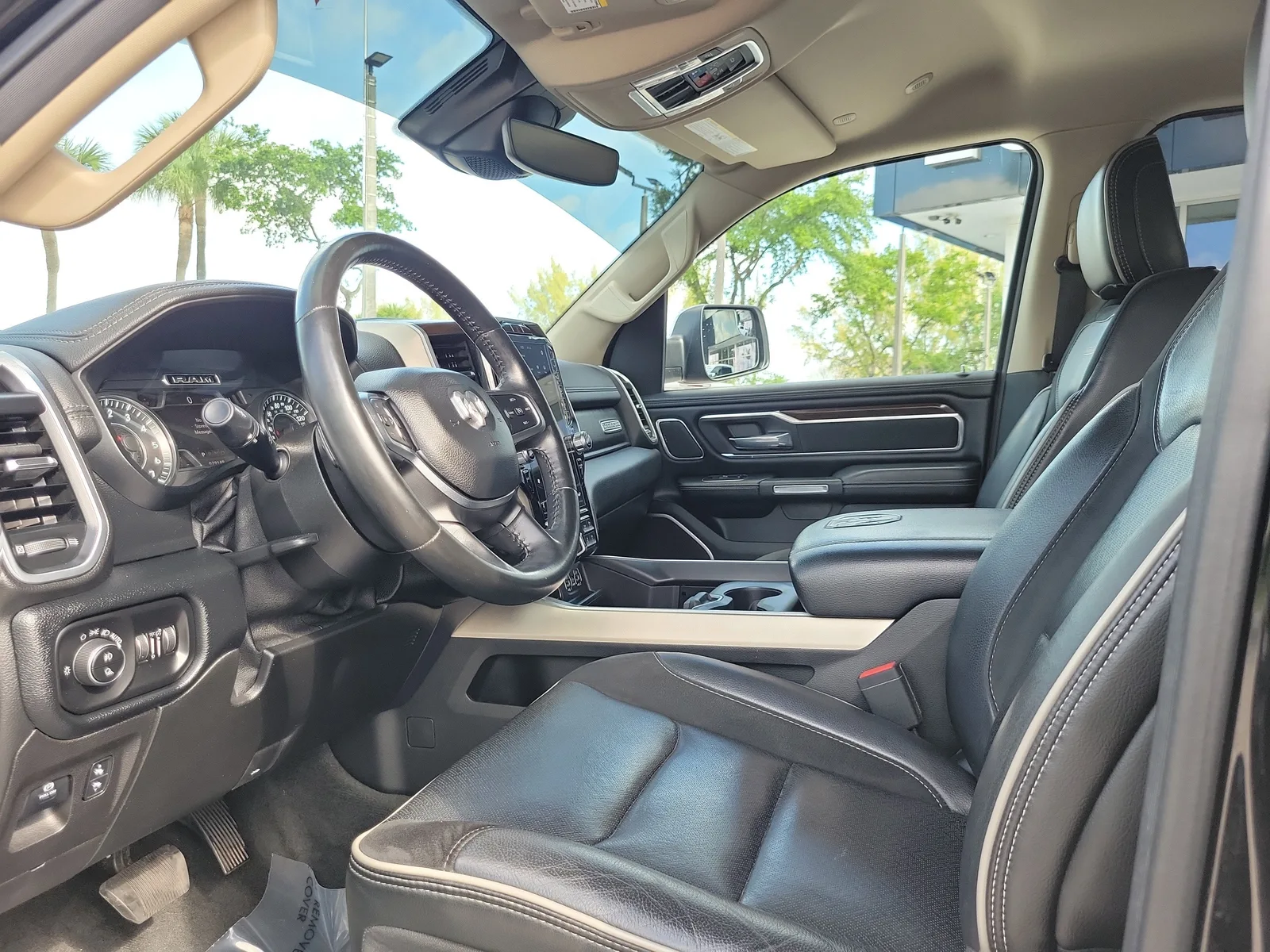 2021 RAM 1500 Laramie photo 11