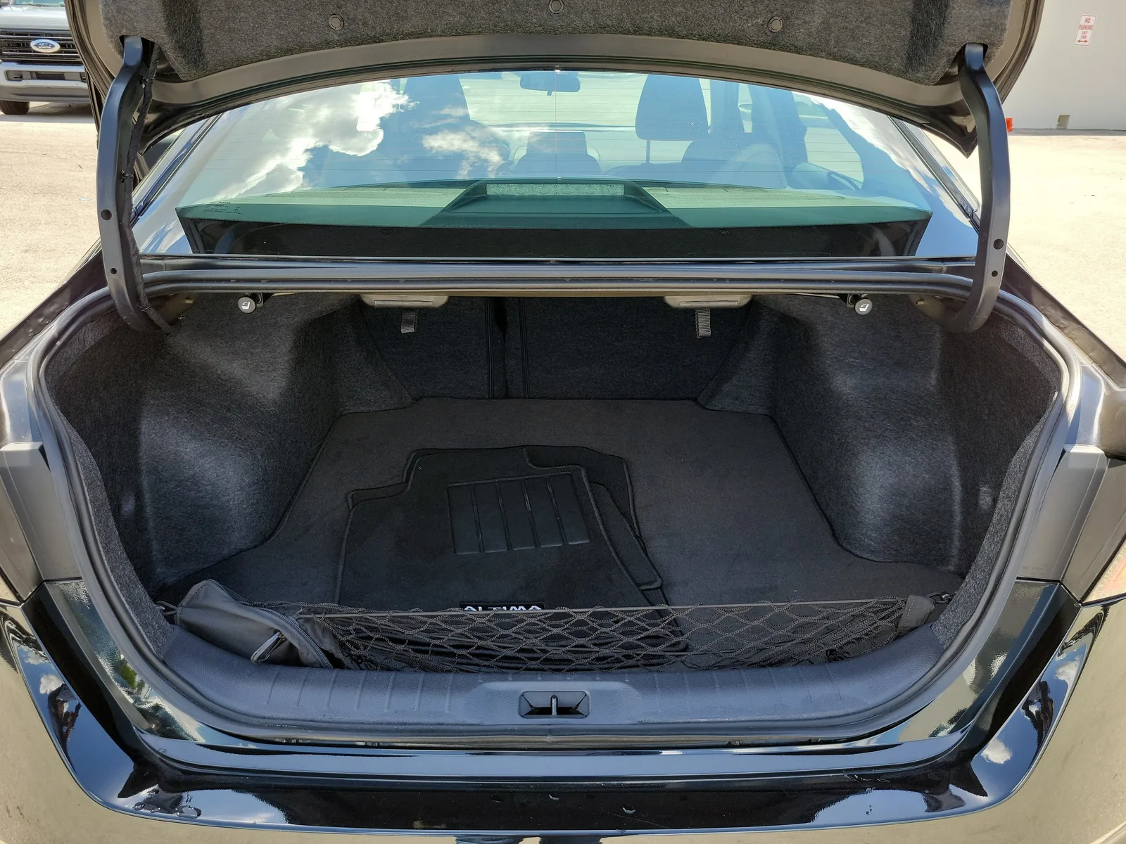 2025 Nissan Altima S photo 11