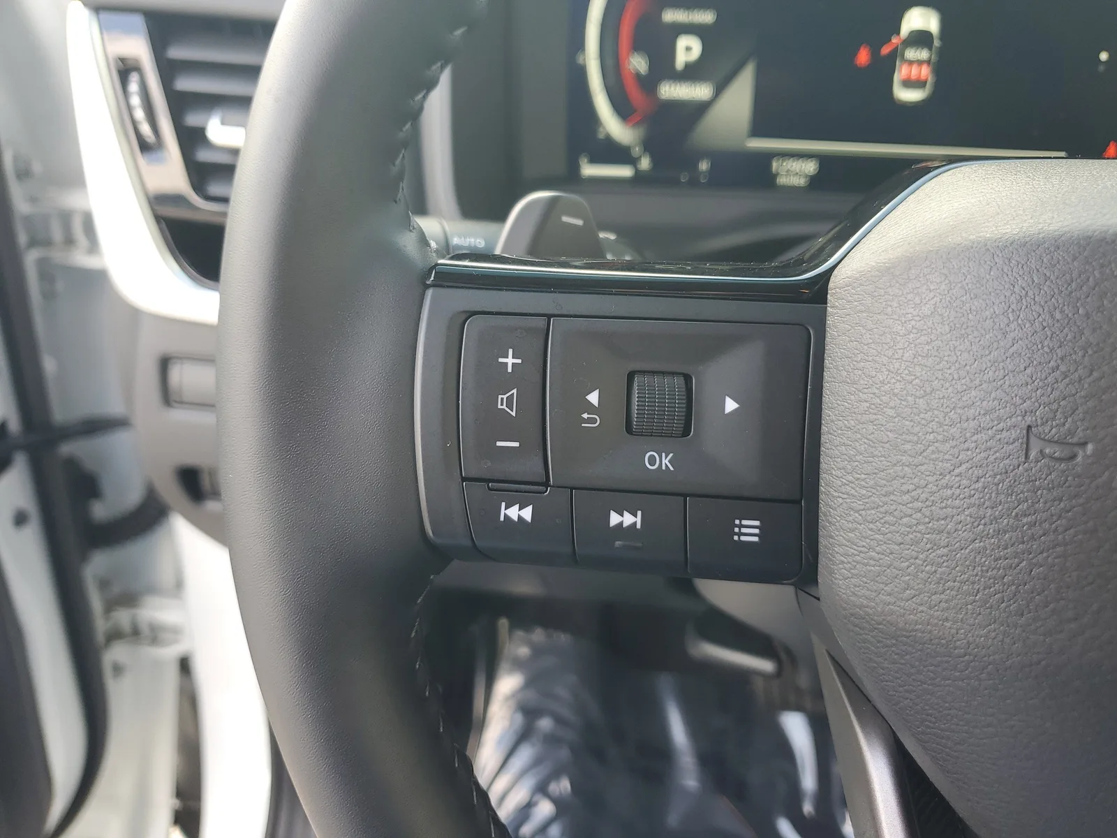 2025 Nissan Rogue SL photo 22