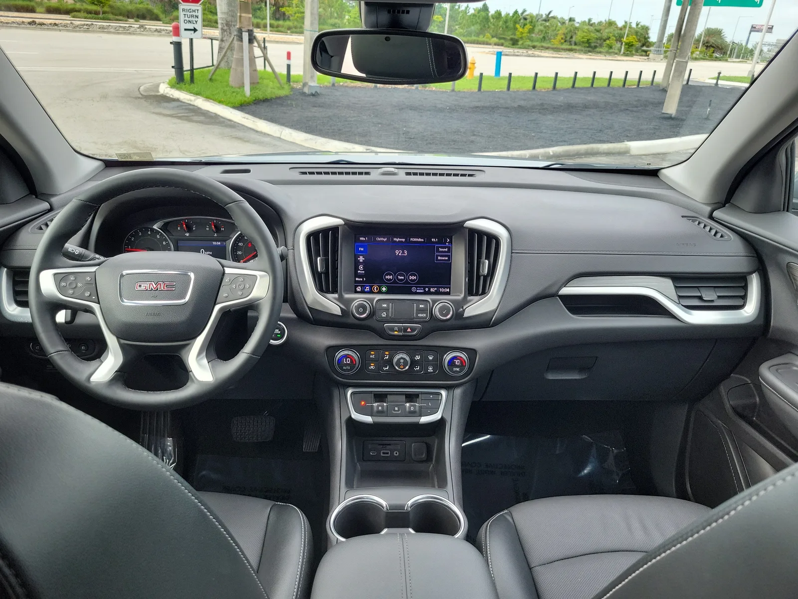 2024 GMC Terrain SLT photo 18