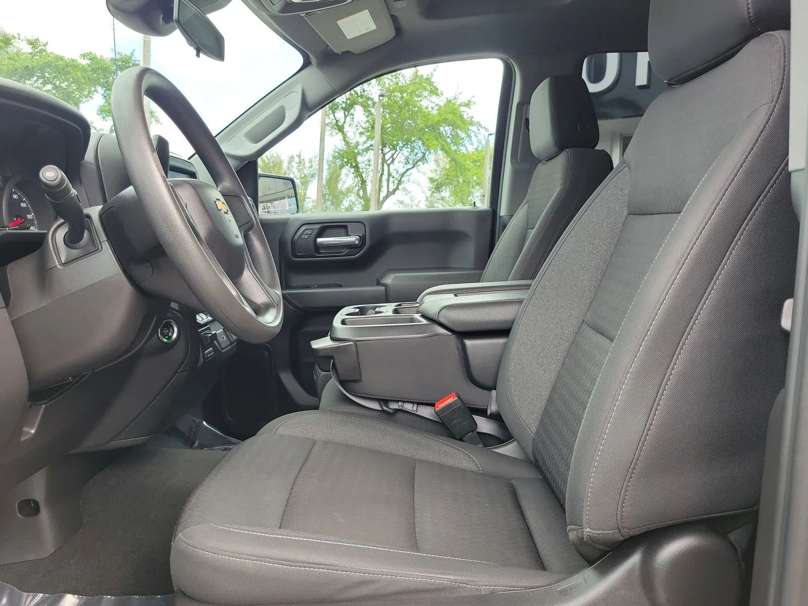 2024 Chevrolet Silverado 1500 Custom photo 11