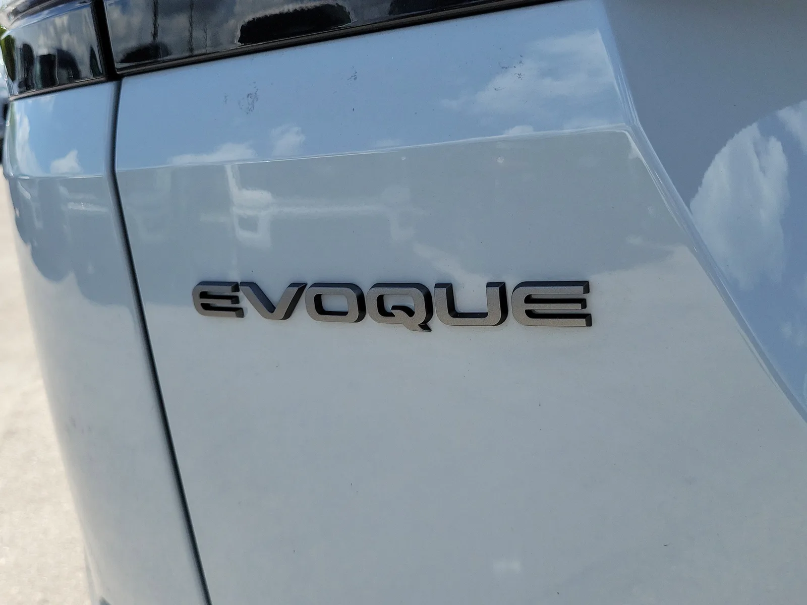 2026 Land Rover Range Rover Evoque Core S photo 30