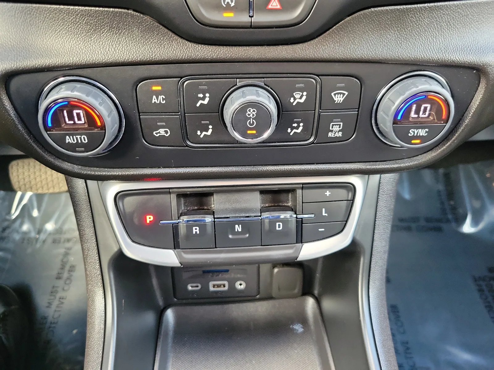 2024 GMC Terrain SLT photo 23