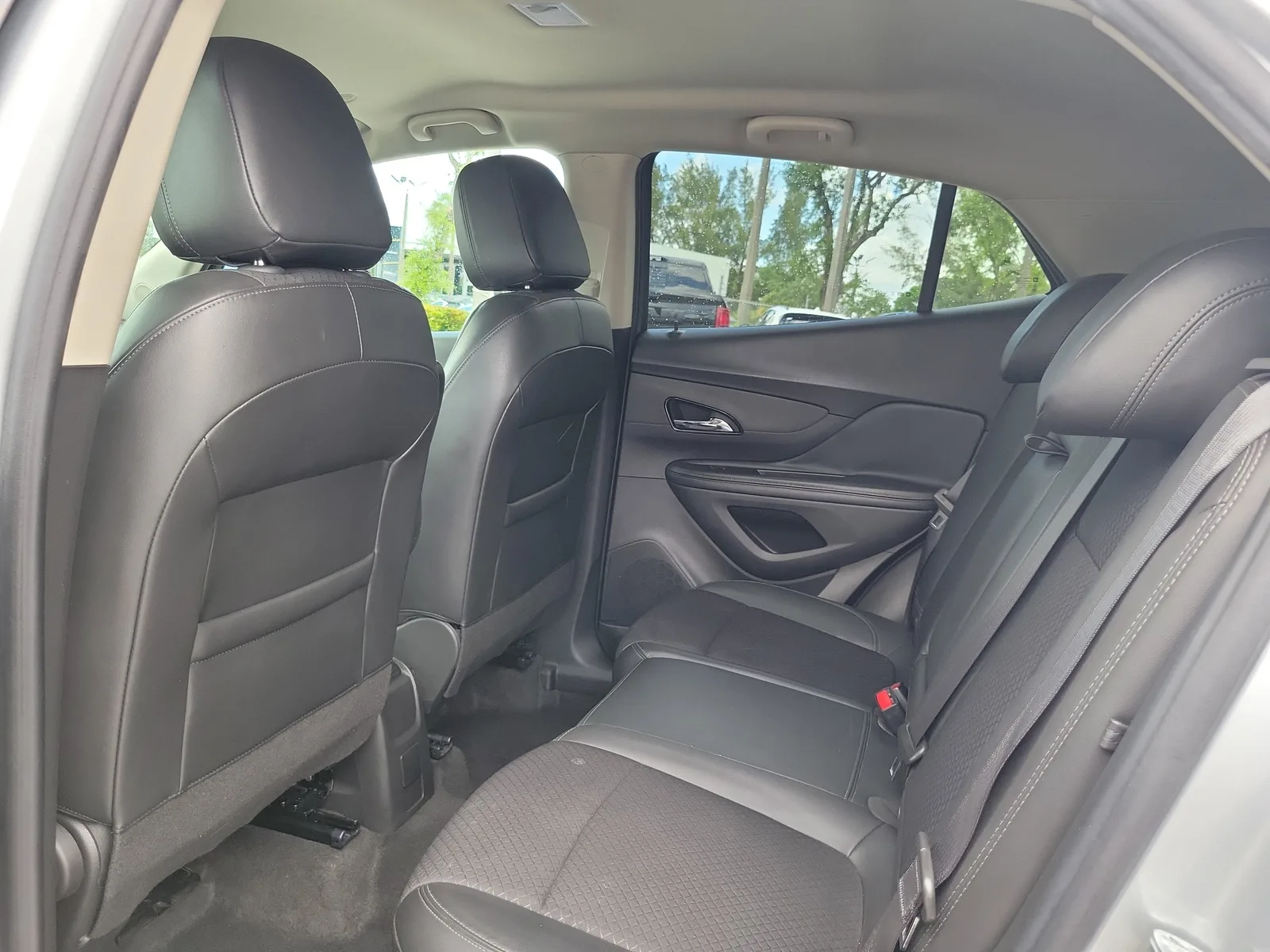 2022 Buick Encore Preferred photo 13