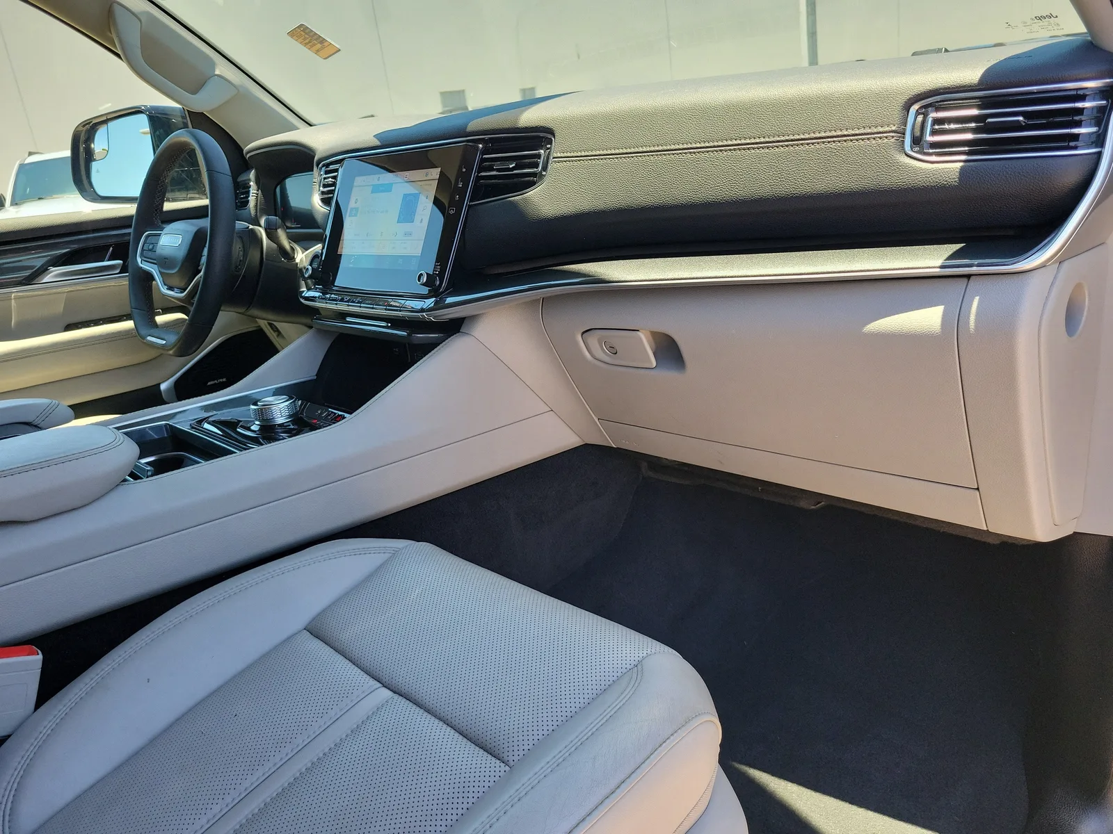 2023 Jeep Wagoneer Base photo 20