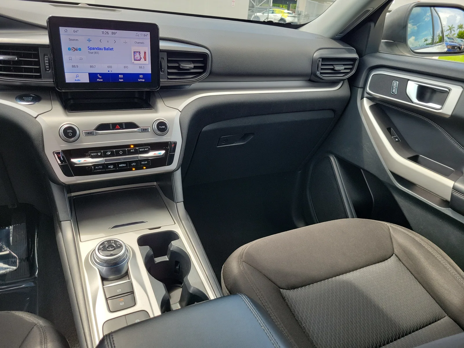2023 Ford Explorer XLT photo 17