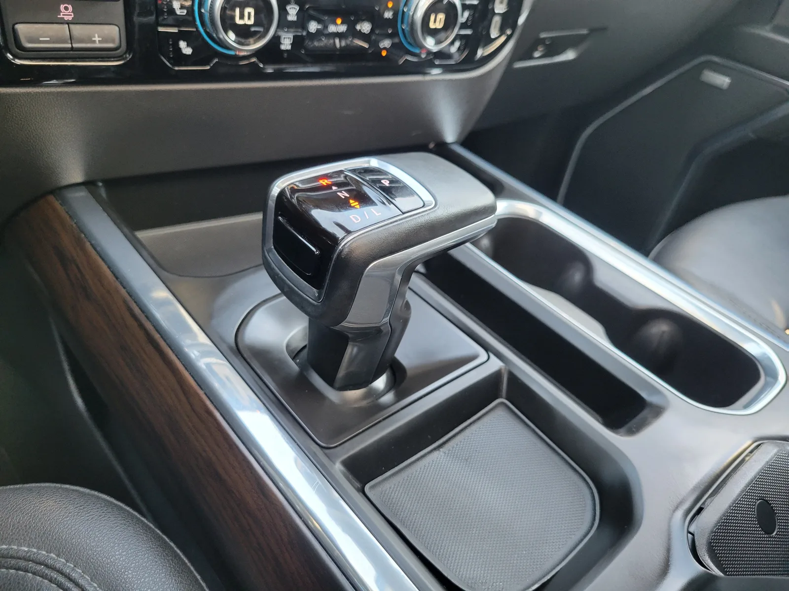 2024 GMC Sierra 1500 SLT photo 23