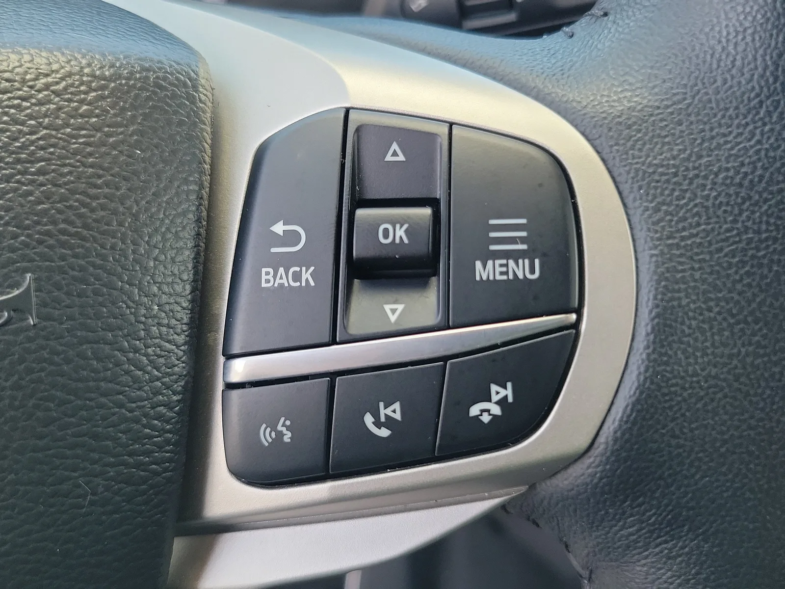 2023 Ford Explorer XLT photo 23