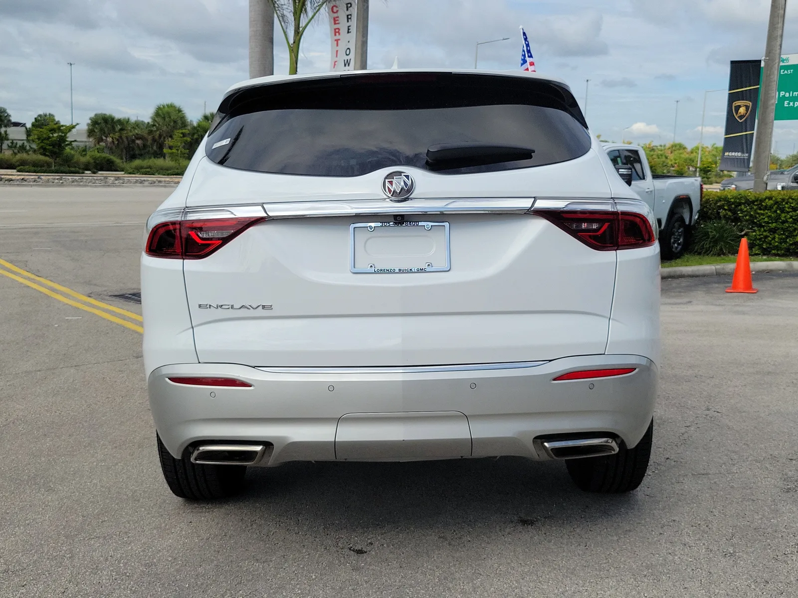 2024 Buick Enclave Essence photo 6