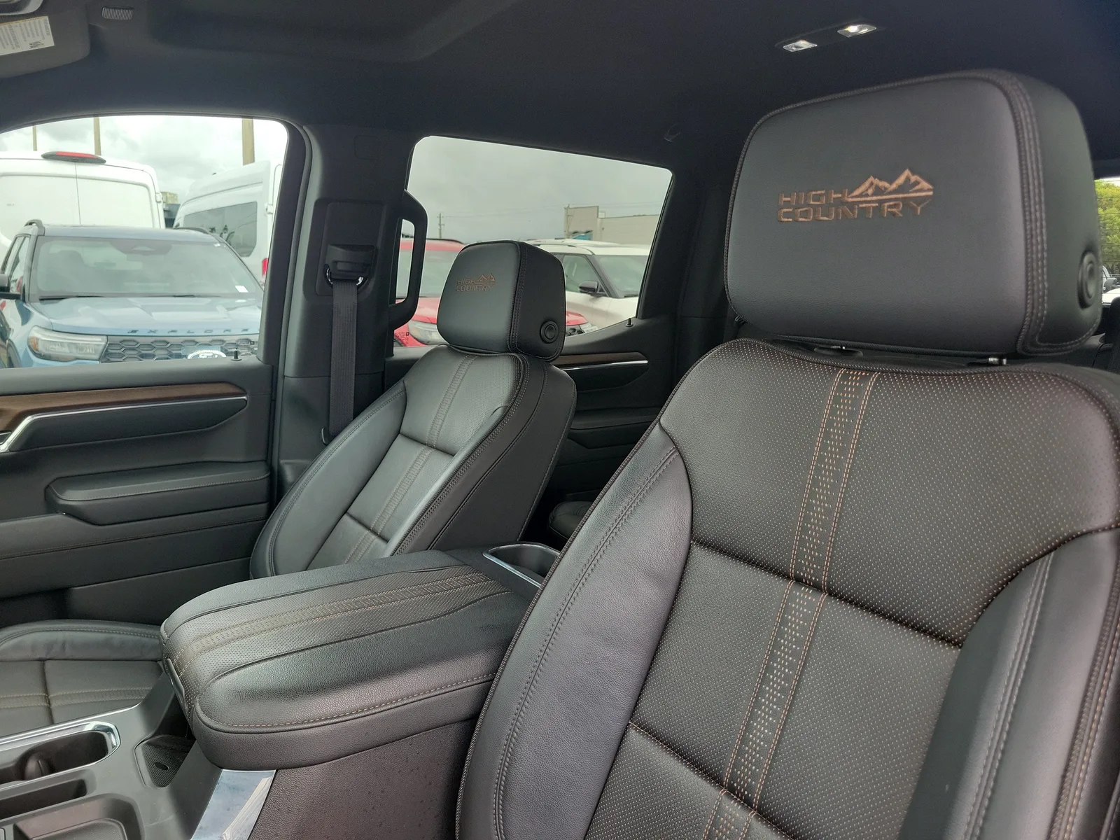 2024 Chevrolet Silverado 1500 High Country 4WD photo 12