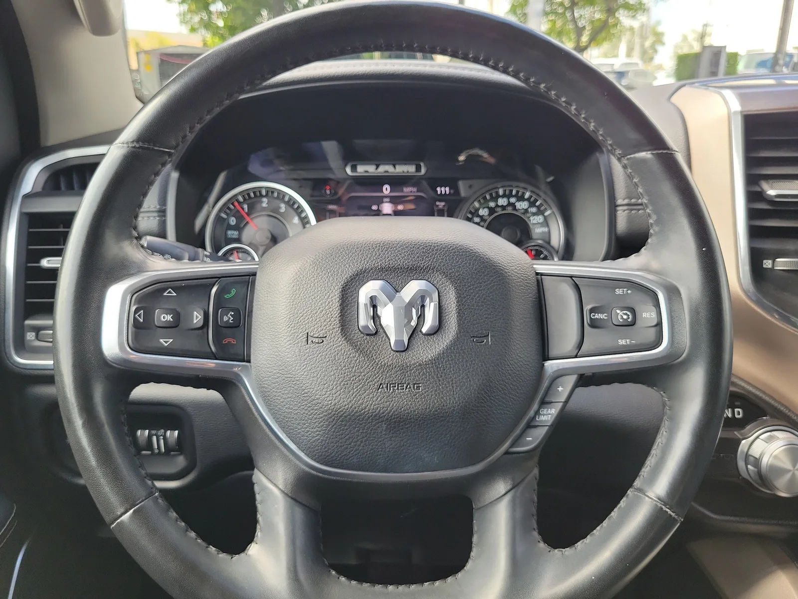 2022 RAM 1500 Laramie photo 18