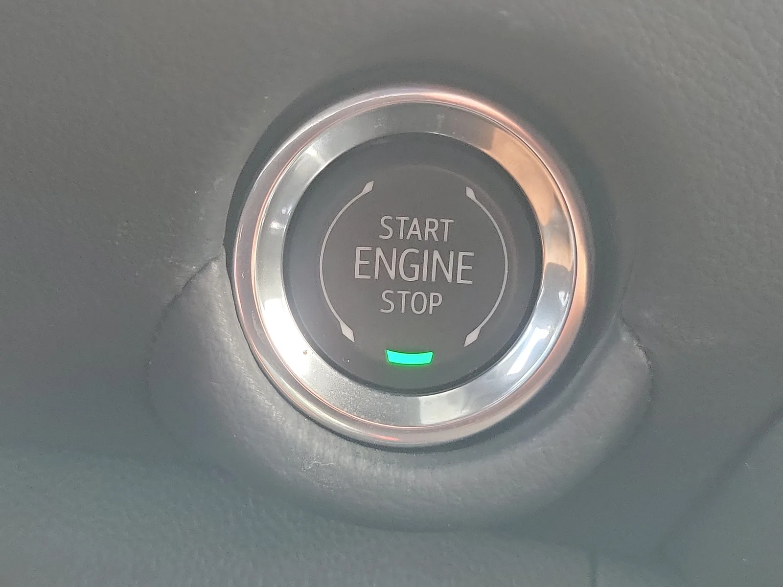 2025 Chevrolet Suburban RST Diesel photo 26