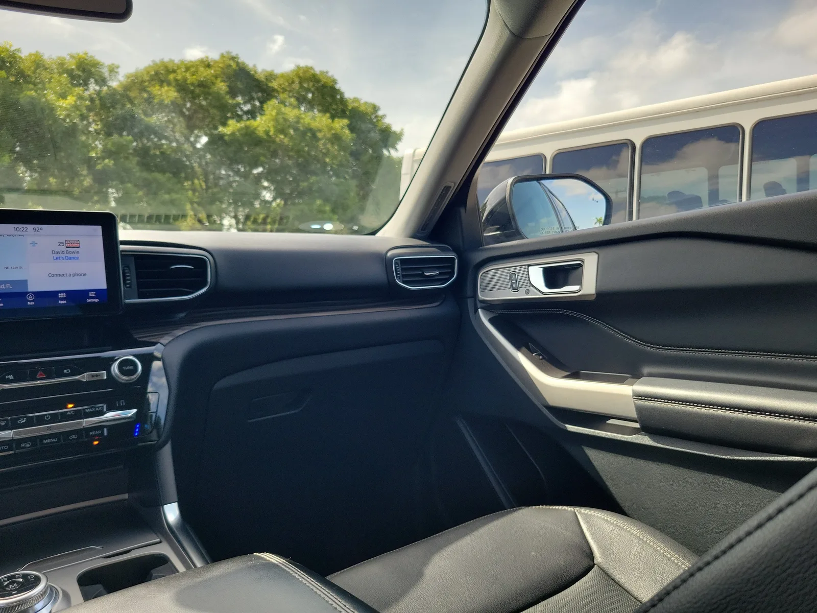 2021 Ford Explorer Limited photo 22