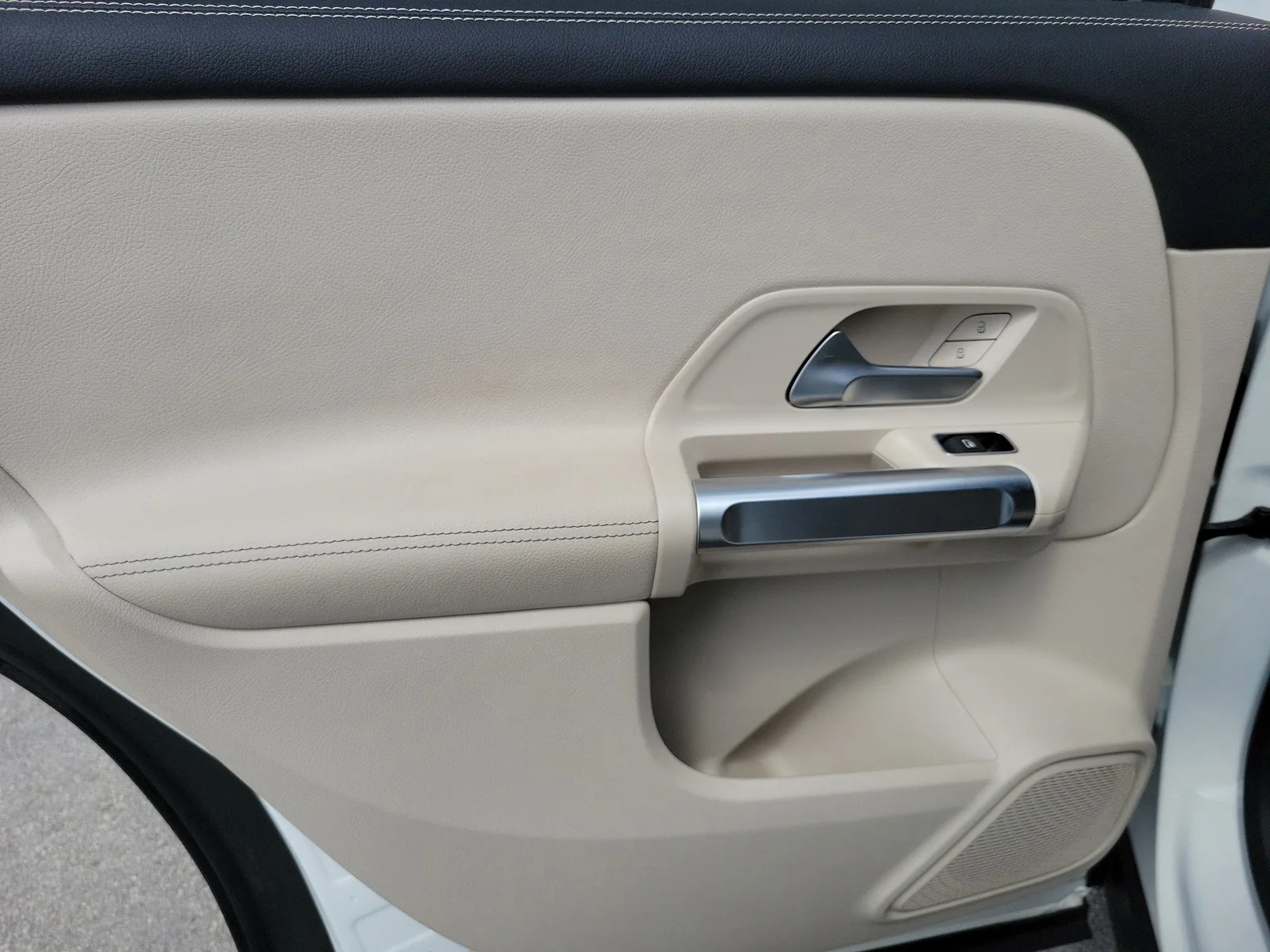 2025 Mercedes-Benz GLB GLB 250 photo 28